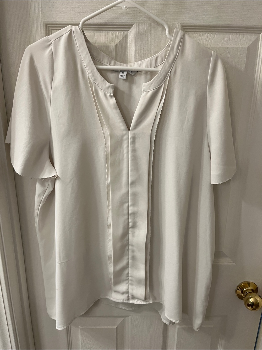 41 Hawthorn Cream Short Sleeve V-Neck Blouse